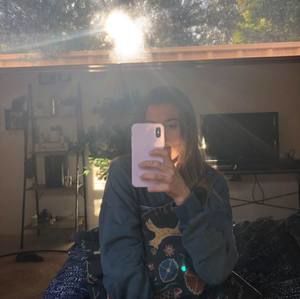 Meet your Posher, Jennai